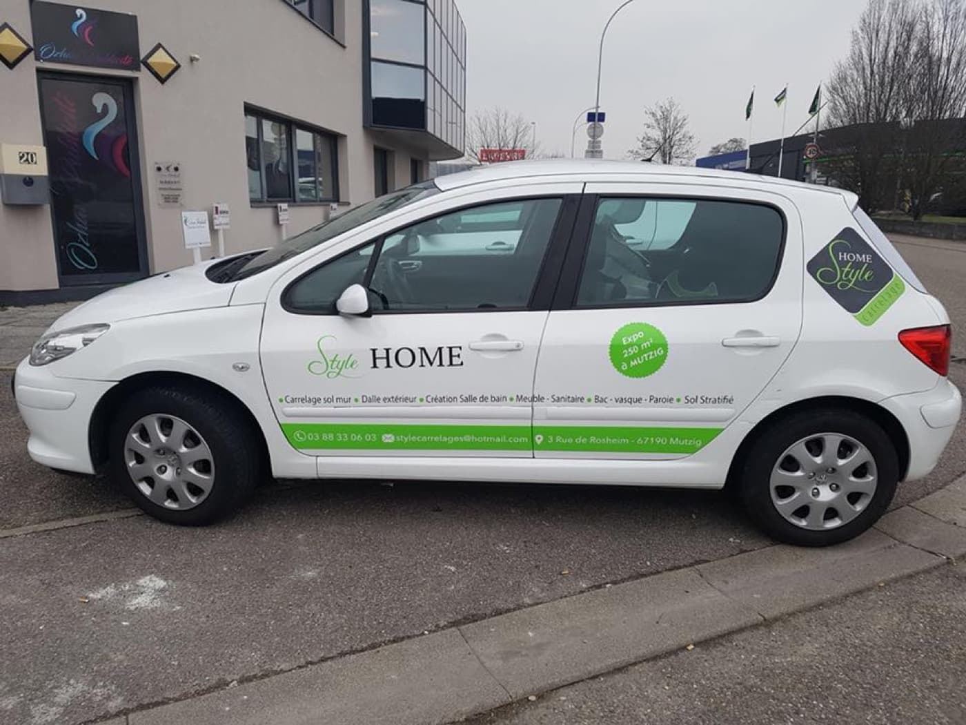 Voiture lettrée pour Home Style Carrelage en 2018