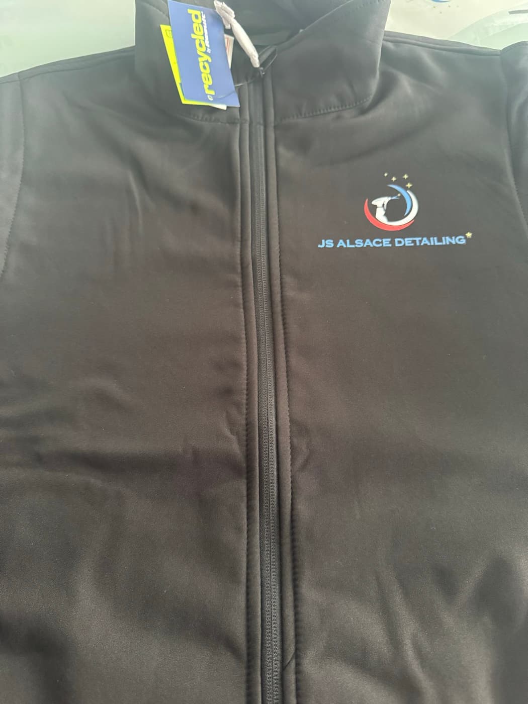 Softshell marquée en DTF au logo JS Alsace Detailing